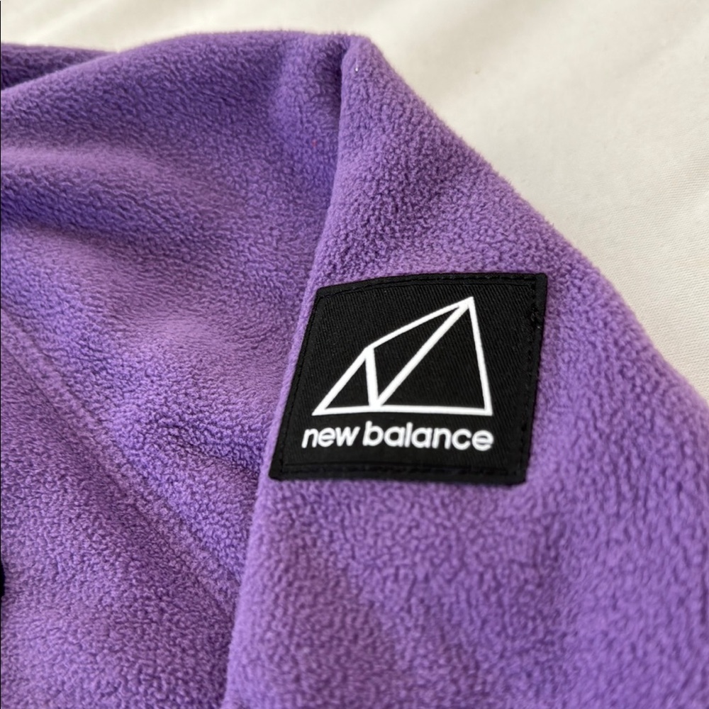 New Balance Purple Sweatshirt with Black Pocket - Picture 3 of 4